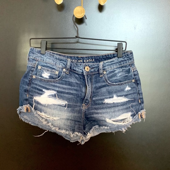 American Eagle Outfitters Pants - AE Tomgirl Shortie Denim Shorts 💙✨